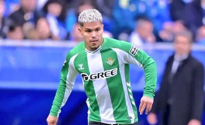 Ortiz, Junior y Cucho terminan lesionados el partido de Oviedo