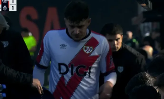 Andrei Ratiu pide el cambio por lesión