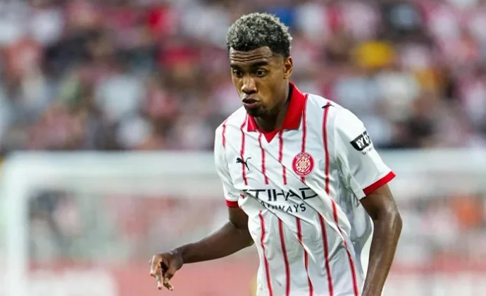 El agente de Solís, a la desesperada ofreciendo al futbolista y filtrando rumores