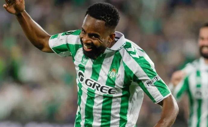 Enero saca a Bakambu a bailar