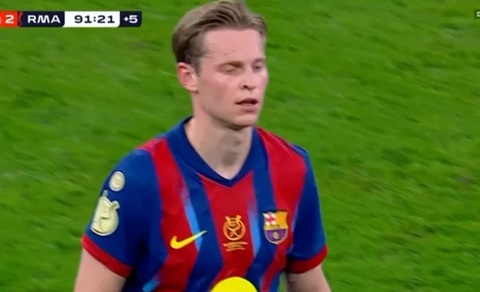 De Jong, expulsado en la Supercopa, cumplirá sanción en Copa