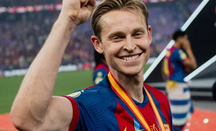 Frenkie de Jong encuentra en Yeda su jerarquía perdida