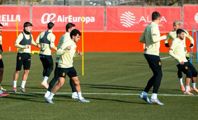 El Mallorca retoma los entrenamientos sin Raíllo, Morlanes ni Cuéllar