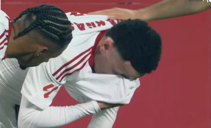 Rubén Vargas vuelve a caer lesionado a los pocos minutos