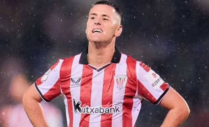 El futuro de Urko Izeta queda en el aire hasta el cierre del mercado