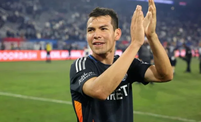 Grupo Pachuca presenta oferta a Chuky Lozano para intentar reforzar al Real Oviedo