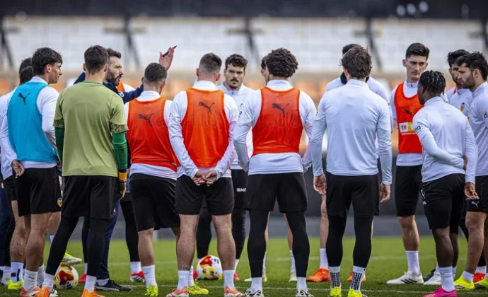 Tàrrega y Gayà se suman al grupo tras la gestión de cargas de ayer y Raba termina con molestias