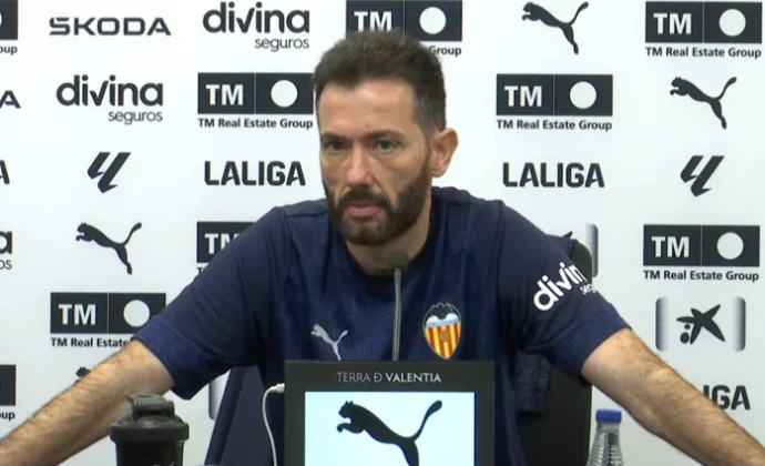 Corberán espera refuerzos y habla de Thierry, Raba, Gayà, Tàrrega, la portería, el Burgos y la falta de gol