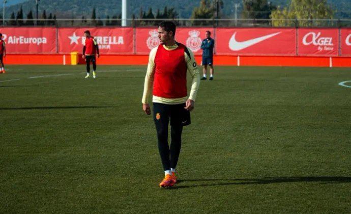 Raíllo se incorpora al grupo tras las tres supuestas semanas de baja