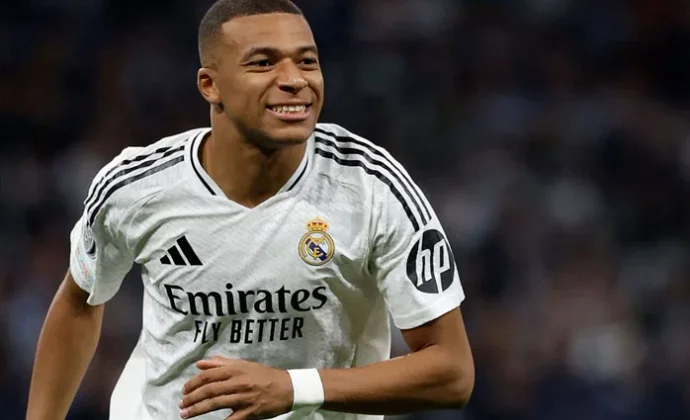 L'Equipe revela que Mbappé no jugará contra el Levante