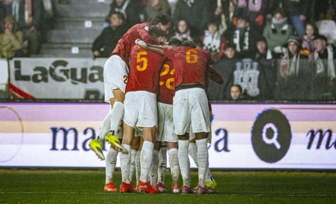 El Valencia ahoga las penas en la Copa
