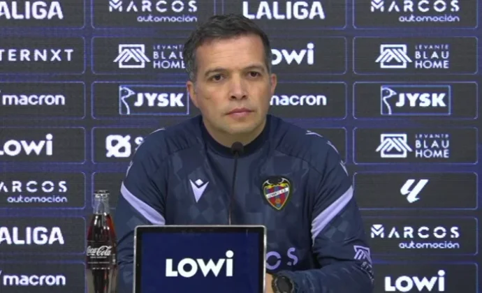 Luis Castro confirma las bajas y habla de Arriaga, Moreno, Raghouber, Etta Eyong, Toljan, Matturro y el Real Madrid