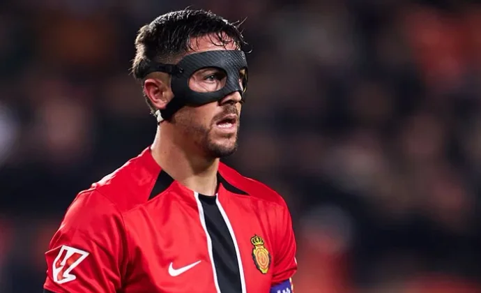 Raíllo quiere jugar y Arrasate teme que recaiga