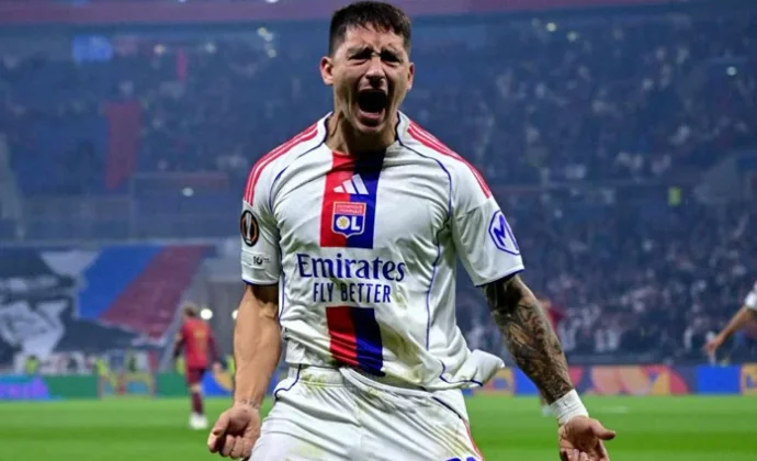 Satriano, el oficio de delantero más allá del gol