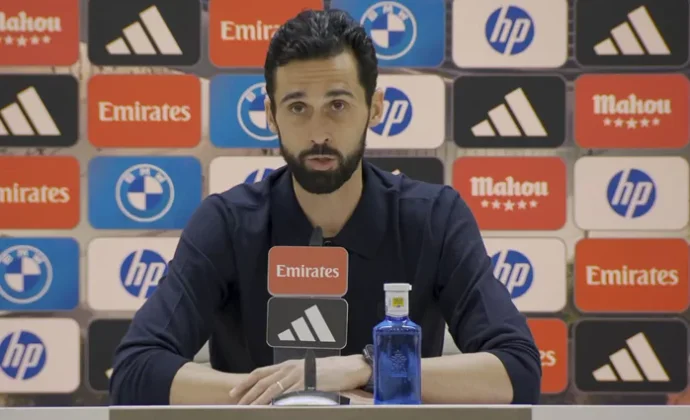 Arbeloa habla de Vinicius, Güler, Bellingham, Huijsen y Mbappé mientras la prensa se centra en los pitos