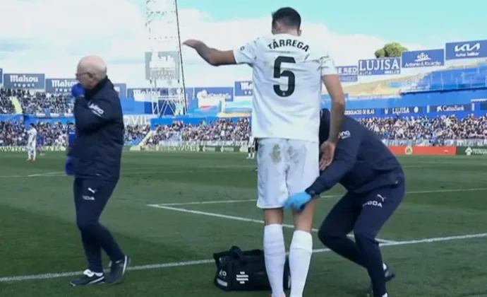 Tàrrega se retira con molestias del partido en el Coliseum