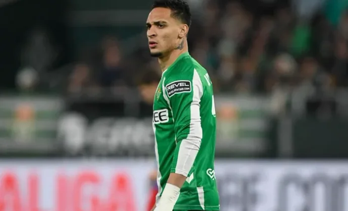 Antony lleva algunos partidos jugando con molestias en el pubis