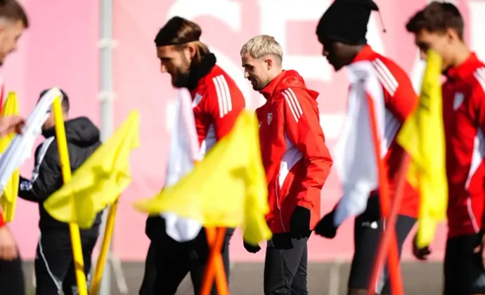 El Sevilla cierra la preparación del partido de Elche sin recuperar a Alexis