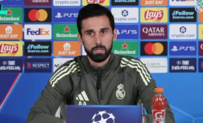 Arbeloa muestra su total confianza a Vinicius mientras la prensa se sigue centrando en los pitos