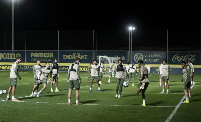 Pedraza se entrena con el grupo en el Villarreal