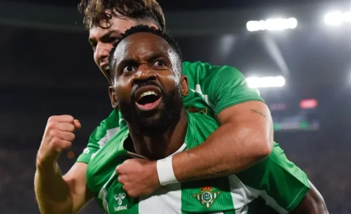 Bakambu no estará ante el PAOK y gana opciones para ser titular en Vitoria