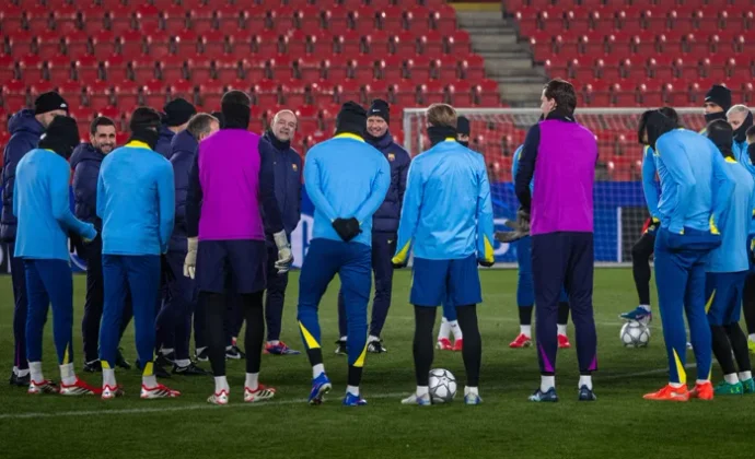 El Barcelona se ejercita en Praga con seis bajas