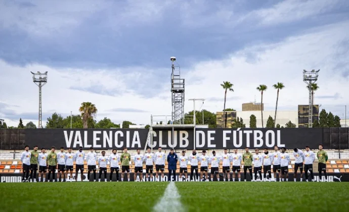 Cömert regresa a los entrenamientos con el Valencia