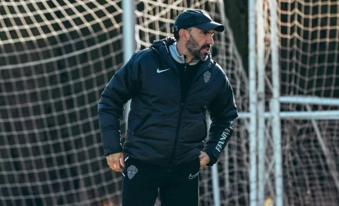 El Elche entrena pendiente de Bigas, Rafa Mir, Núñez y John