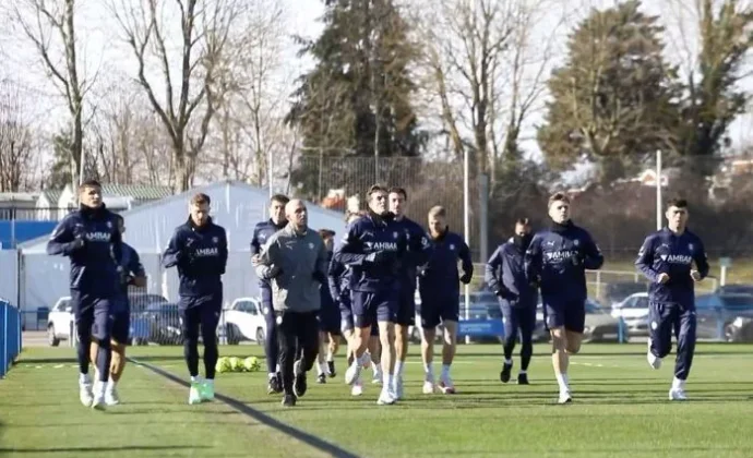 Antonio Blanco se ejercita de forma parcial en la vuelta al trabajo