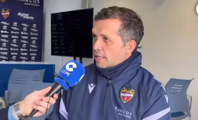 Luis Castro explica su llegada y habla de Pablo Martínez, Matturro, su filosofía de cantera y el mercado