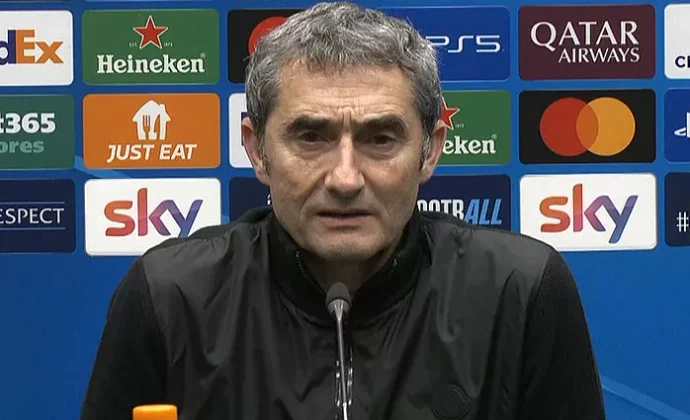 Valverde celebra el triunfo y habla de Navarro, Nico Serrano y el doble lateral