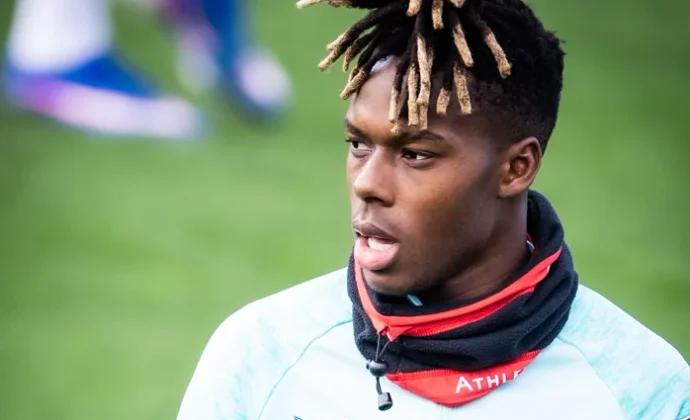 Nico Williams, Berenguer, Yuri y Laporte, con el grupo en la vuelta al trabajo