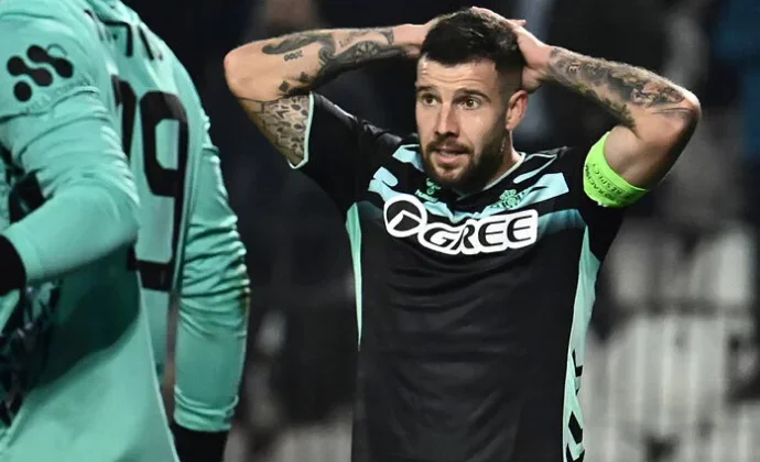 Ruibal también cae lesionado en Salonica y apunta a baja para el domingo