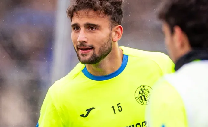 Las inscripciones de Boselli, Zaid Romero y Luis Vázquez añaden incertidumbre al once del lunes