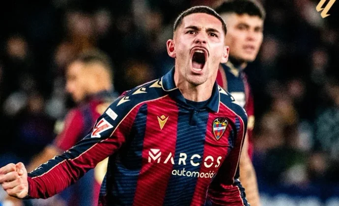 Fuegos artificiales en el Ciutat