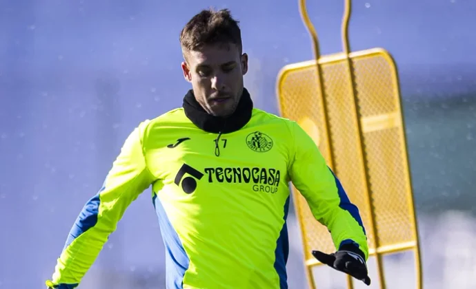 Kiko Femenía se incorpora al grupo y aligera la enfermería