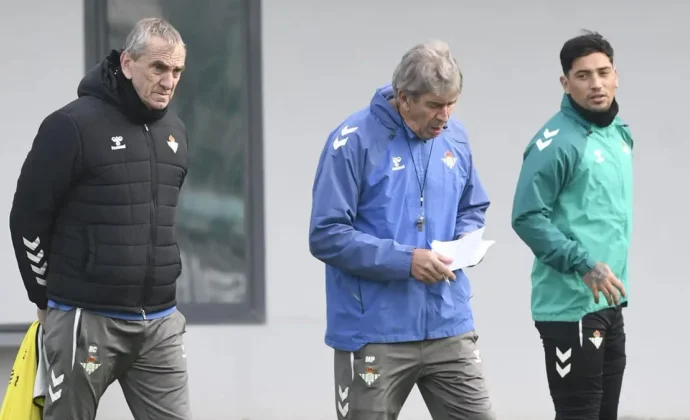 Ruibal ya pisa césped, Antony se trata del pubis y las pruebas a Abde descartan lesión