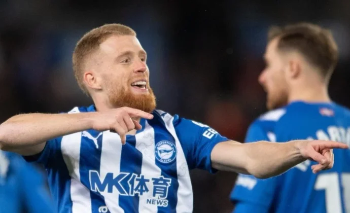 El Birmingham negocia con el Alavés la compra de Carlos Vicente