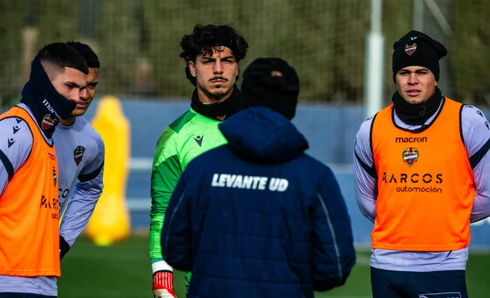 Matías Moreno, Arriaga y Tunde recuperados en el inicio de semana del Levante