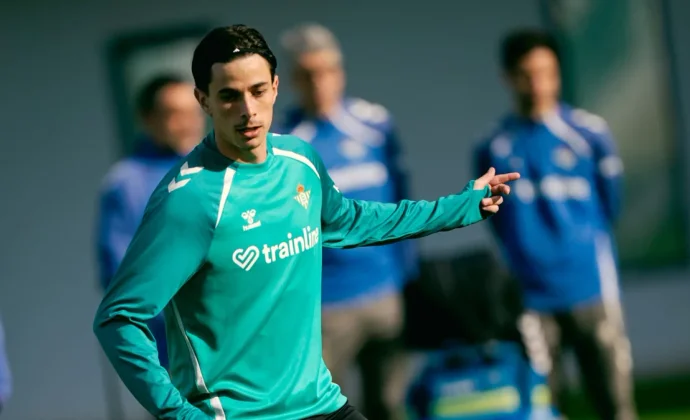 El Betis se ejercitó este martes sin Deossa, Abde, Antony ni los ocho lesionados