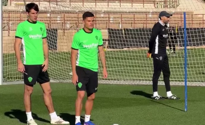 Lucas Cepeda, principal novedad en una sesión con las bajas de Álvaro Núñez y Héctor Fort