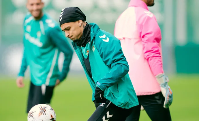 Antony, Ruibal, Deossa y Abde se incorporan al grupo este miércoles