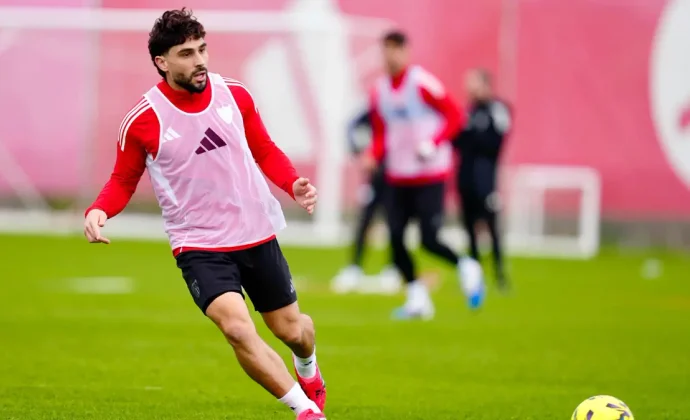 Maupay completa su primera sesión y Azpilicueta se incorpora gradualmente al grupo