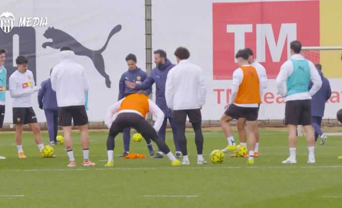 Copete vuelve al grupo, Tàrrega hace una parte, pero Foulquier permanece en el gimnasio