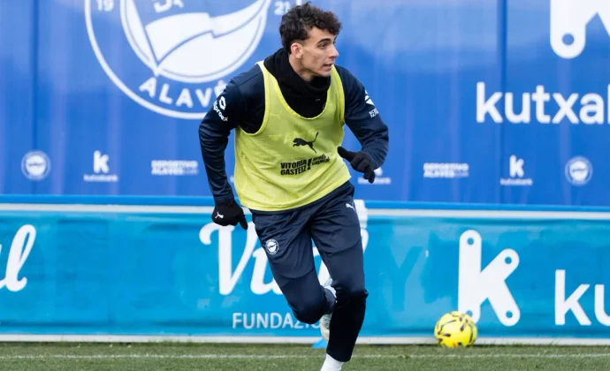 Ángel Pérez completó su primera sesión mientras Coudet sigue pendiente de Denis Suárez