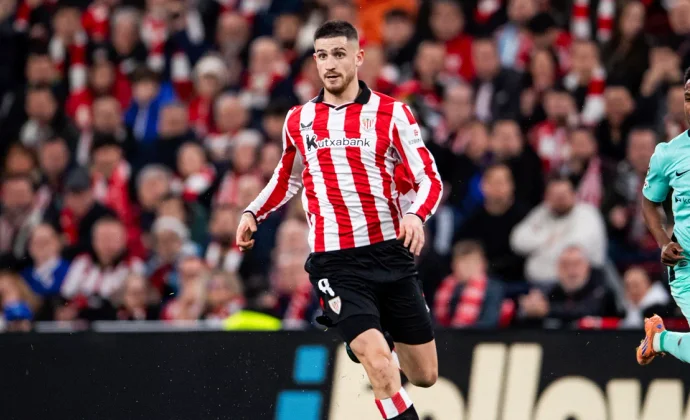 Parte médico oficial de Oihan Sancet y periodo mínimo de baja