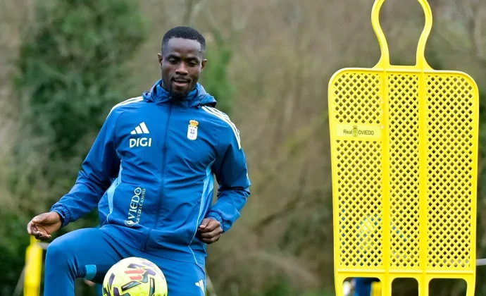 Bailly repite con el grupo. Viñas, Reina y Costas vuelven tras la gestión de cargas