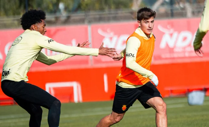 Raíllo, Lato y Kumbulla siguen sin poder entrenar con el grupo