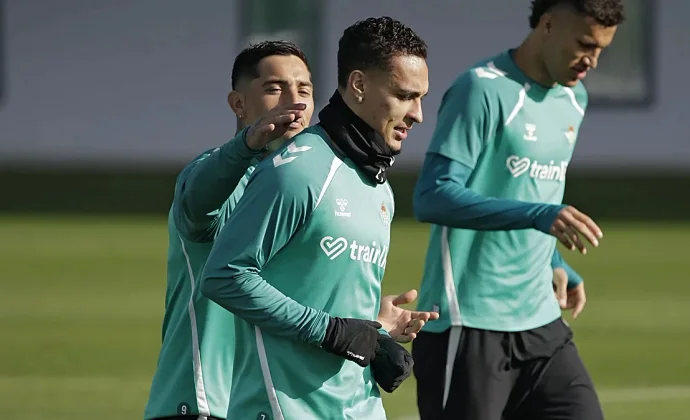 Antony entrena con normalidad y Fornals gestiona las cargas