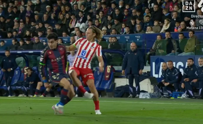 El cambio de Llorente fue por un golpe en el pie sin aparente importancia